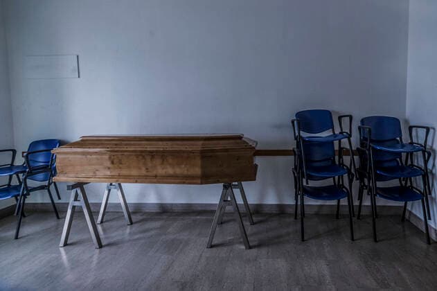 Cremona. Church used as a waiting room for coffins at the Cremona Hospital emergency COVID19 Coronavirus (Carlo Cozzoli Fotogramma, Cremona - 2020-03-23) p.s. la foto e utilizzabile nel rispetto del contesto in cui e stata scattata, e senza intento diffamatorio del decoro delle persone rappresentate  Copyright: xCarloxCozzolix xFOTOGRAMMAx
