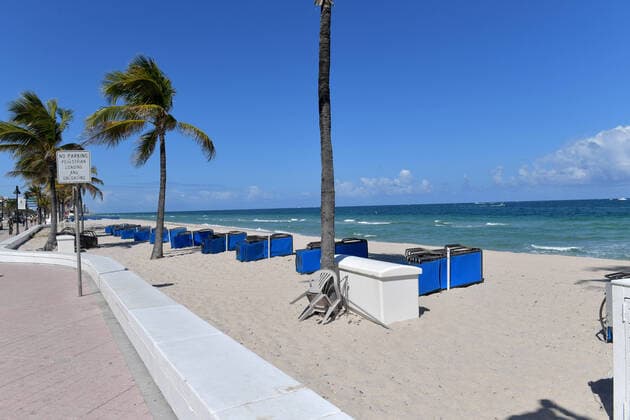 March 23, 2020, Fort Lauderdale, Florida, United States Of America: FORT LAUDERDALE, FL - MARCH 23: COVID-19 Fort Lauderdale businesses comes to a halt after Florida Gov. Ron DeSantis orders all entertainment venues, restaurants, and beaches to close in Broward and Palm Beach Counties in an effort to slow the spread of the Coronavirus on March 23, 2020 in Fort Lauderdale, Florida..People: Port Of Miami Fort Lauderdale United States Of America - ZUMAs214 20200323_zaa_s214_156 Copyright: xSMGx