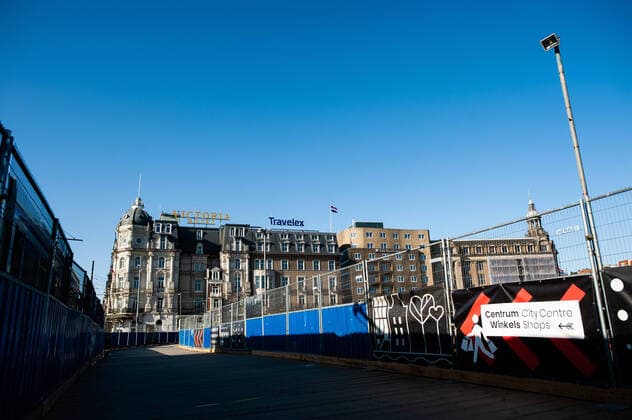 March 23, 2020, Amsterdam, Netherlands: A view of a sign that indicates how to reach the center of the city..Since the Coronavirus hit The Netherlands, most of the cities are empty. A couple of weeks ago, Prime Minister Mark Rutte called to work from home as much as possible and also announced the closure of restaurants, sports clubs, sex clubs, saunas, and cafes. Amsterdam is not formally in lockdown, but the streets and squares are empty. Amsterdam Netherlands - ZUMAs197 20200323_zaa_s197_052 Copyright: xAnaxFernandezx