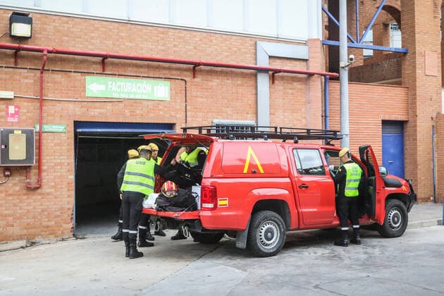 March 23, 2020: March 23, 2020 (Malaga ) The Spanish Military Unit UME, has carried out disinfection tasks at the main bus station in Malaga, to prevent the spread of the Coronavirus due to the passenger traffic that passes daily through the station. The Spanish military use bleach to clean up the surrounding area. - ZUMAc161 20200323_zap_c161_035 Copyright: xLorenzoxCarnerox
