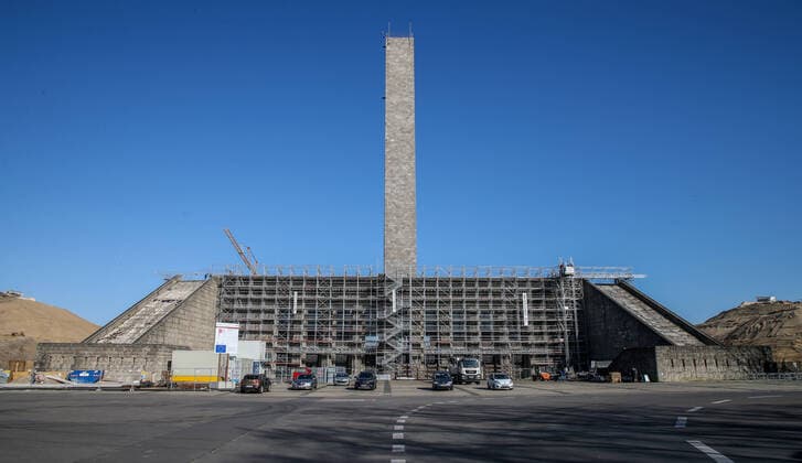 Olympia-Glockenturm Berlin, 23.03.2020, Olympia-Glockenturm. Wegen des Coronavirus ist der Turm bis Ende April gesperrt. Die Sanierung der Maifeldtribuene laeuft weiter. Berlin Berlin Deutschland Olympia-Glockenturm