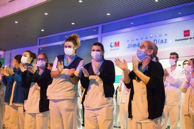 March 23, 2020, Madrid, MADRID, SPAIN: Homage to the Spanish health and police at the door of the Fundacion Jimenez Diaz Hospital during ninenth day after the Government declared the state of alarm in Spain and recommended people to stay at home to fight coronavirus COVID-19 on March 23, 2020 in Madrid, Spain Madrid SPAIN - ZUMAa181 20200323_zaa_a181_131 Copyright: xJoaquinxCorcherox