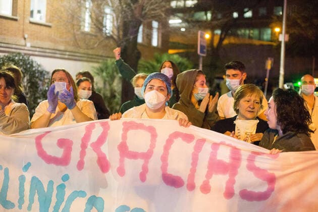 March 23, 2020, Madrid, MADRID, SPAIN: Homage to the Spanish health and police at the door of the Fundacion Jimenez Diaz Hospital during ninenth day after the Government declared the state of alarm in Spain and recommended people to stay at home to fight coronavirus COVID-19 on March 23, 2020 in Madrid, Spain Madrid SPAIN - ZUMAa181 20200323_zaa_a181_135 Copyright: xJoaquinxCorcherox