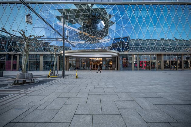 Einkaufsgalerie My Zeil wähend der Corona Krise Frankfurt zu Zeiten der Rushhour