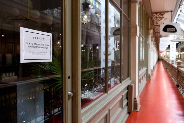 SYDNEY CORONAVIRUS COVID-19, A sign in a shop window notifies customers that they are temporary closed due COVID-19 in Sydney, Tuesday, March 24, 2020. A shutdown of non-essential services is in effect Australia wide in a bid to slow the spread of the coronavirus (COVID-19) disease, with the state of NSW recording 818 positive tested cases. ( NO ARCHIVING, EDITORIAL USE ONLY, NO USE IN BOOKS WITHOUT CONSENT SYDNEY NSW AUSTRALIA  Copyright: xBIANCAxDExMARCHIx 20200324001459039758