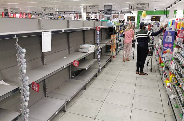 (200324) -- JOHANNESBURG, March 24, 2020 -- People shop in a supermarket in Johannesburg, South Africa, March 23, 2020. As cases of COVID-19 passed the 400 mark on Monday, South African President Cyril Ramaphosa said a countrywide lockdown would be implemented on Thursday. The 21-day lockdown would last until April 16, the president announced in Pretoria. ) SOUTH AFRICA-JOHANNESBURG-COVID-19 ChenxCheng 