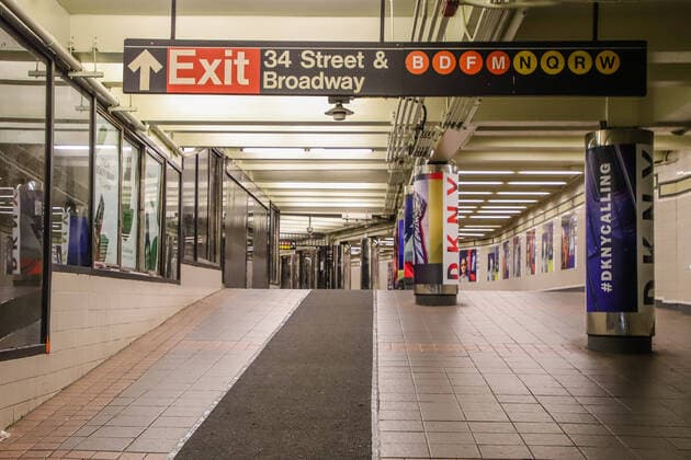 March 23, 2020, New York, NEW YORK, ESTADOS UNIDOS: Movement on the Path (access train between New York and New Jersey) on the way during the Coronaviru Covid-19 pandemic period in New York in the United States. New York ESTADOS UNIDOS - ZUMAc233 47091823st Copyright: xVanessaxCarvalhox