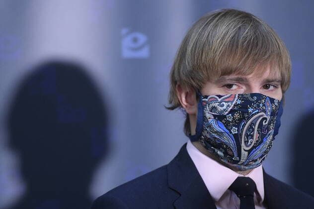 News Bilder des Tages Czech Health Minister Adam Vojtech with a protection face mask attends a press conference on assessment of development of COVID-19 illness, on March 24, 2020, in Prague, Czech Republic. (CTKxPhoto OndrejxDeml) CTKPhotoP202003240206501 _DML8650