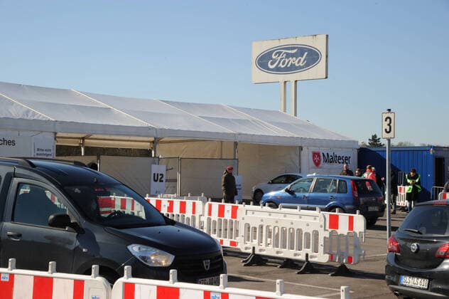 Die Covid-19 Drive In- Test Station am Dienstag (24.03.2020) auf dem Gelände der FORD Werke in Saarlouis.