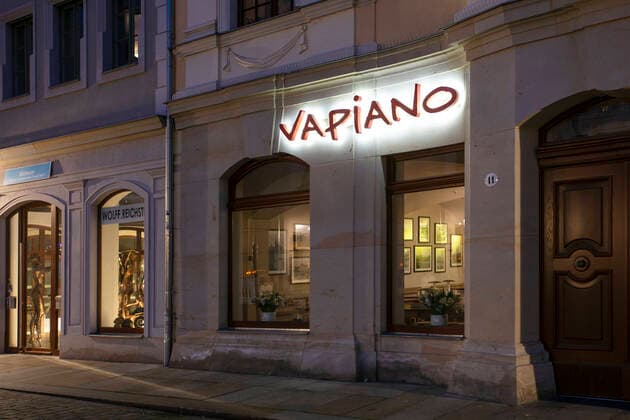 Symbolbild: Restaurantkette Vapiano ist zahlungsunfähig (Bild zeigt Restaurant am Neumarkt in Dresden) *** Symbol picture Restaurant chain Vapiano is insolvent Picture shows Restaurant am Neumarkt in Dresden
