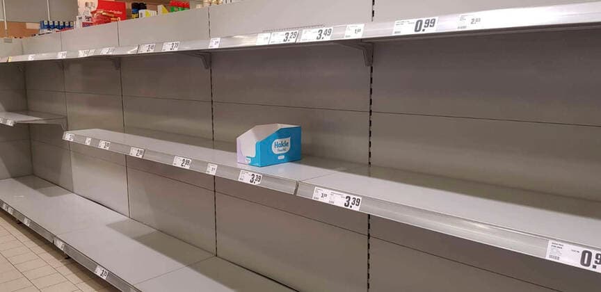 Leere Regale für Toilettenpapier , Berlin Leere Regale für Toilettenpapier bei Rewe in Neukölln , Berlin