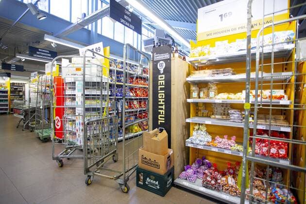 EIDHOVEN, 24-03-2020, Jumbo Boschdijk. Jumbo policy to prevent spread of coronavirus. Barricade to close certain paths. Jumbo entrance policy  x7589832x Copyright: