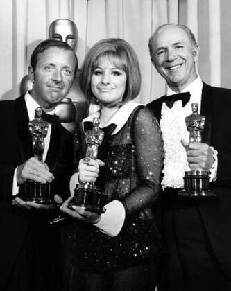 OSCARS. Bester Nebendarsteller. PreistrÃ¤ger 1961-1970 Anthony Harvey with his Best Director Award for LION IN WINTER, Barbra Streisand with her Academy Award for FUNNY GIRL, Jack Albertson with his Academy Award for THE SUBJECT WAS ROSES, 1969 Courtesy Everett Collection !ACHTUNG AUFNAHMEDATUM GESCHÃ„TZT! PUBLICATIONXNOTxINxCANxCHNxFRAxITAxJPNxNORxPOLxRUSxESPxUKxUSA Copyright: xCourtesyxEverettxCollectionx PBDBAST EC092