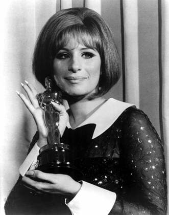 OSCARS. Beste Hauptdarstellerin. PreistrÃ¤gerinnen 1961-1970 1968: BARBRA STREISAND Best Actress, FUNNY GIRL poses with her Oscar, 1969 Courtesy Everett Collection !ACHTUNG AUFNAHMEDATUM GESCHÃ„TZT! PUBLICATIONXNOTxINxCANxCHNxFRAxITAxJPNxNORxPOLxRUSxESPxUKxUSA Copyright: xCourtesyxEverettxCollectionx SBDOSPI EC058