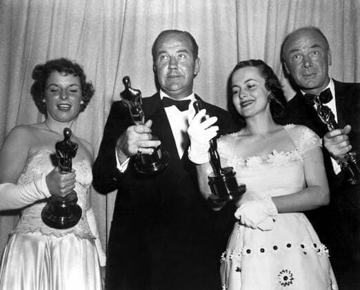 OSCARS. Beste Nebendarstellerin. PreistrÃ¤gerinnen 1941-1950 1949: MERCEDES McCAMBRIDGE Best Supporting Actress, ALL THE KING S MEN , BRODERICK CRAWFORD Best Actor, ALL THE KING S MEN , OLIVIA DE HAVILLAND Best Actress, THE HEIRESS and DEAN JAGGER Best Supporting Actor, 12 O CLOCK HIGH , 1950 Courtesy Everett Collection !ACHTUNG AUFNAHMEDATUM GESCHÃ„TZT! PUBLICATIONXNOTxINxCANxCHNxFRAxITAxJPNxNORxPOLxRUSxESPxUKxUSA Copyright: xCourtesyxEverettxCollectionx SBDOSPI EC076