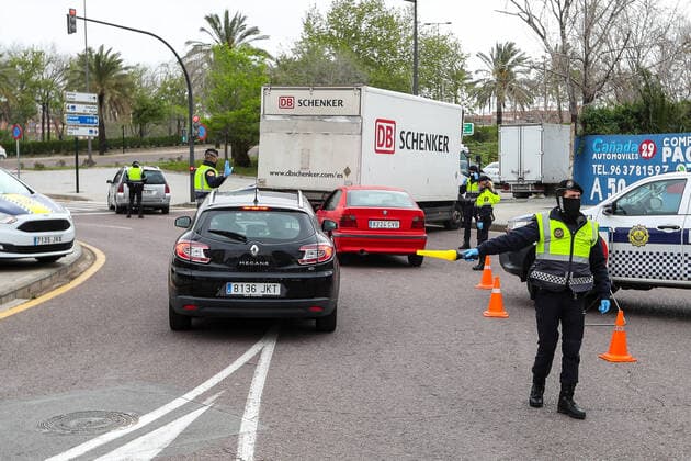 March 24, 2020, Valencia, VALENCIA, SPAIN: Illustration, Local Police of Valencia carry out control on Avenida del Cid, Valencia during the eleventh day after the Government declared the state of alarm in Spain and recommended people to stay at home to fight coronavirus COVID-19 on March 23, 2020 in Valencia, Spain Valencia SPAIN - ZUMAa181 20200324_zaa_a181_023 Copyright: xIvanxTerronx