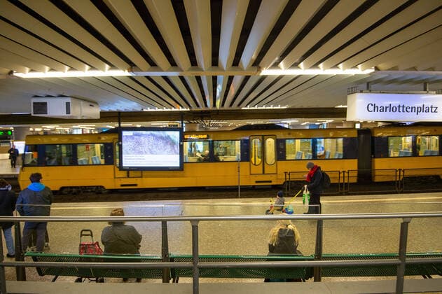 Coronavirus-COVID-19 Öffentlicher Nahverkehr Stuttgart. Die SSB hat ihre Fahrpläne von heute an auf den Sonntagsfahrplan umgestellt. Stuttgart Mitte Baden-Württemberg Deutschland Copyright: xLeif-HendrikxPiechowskix
