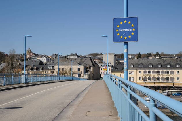 News Bilder des Tages Der Grenzübergang Nennig am Dienstag (24.3.2020) ist geschlossen. Eine Passage zwischen Deutschland und Luxemburg für Fahrzeuge nicht mehr gestattet.