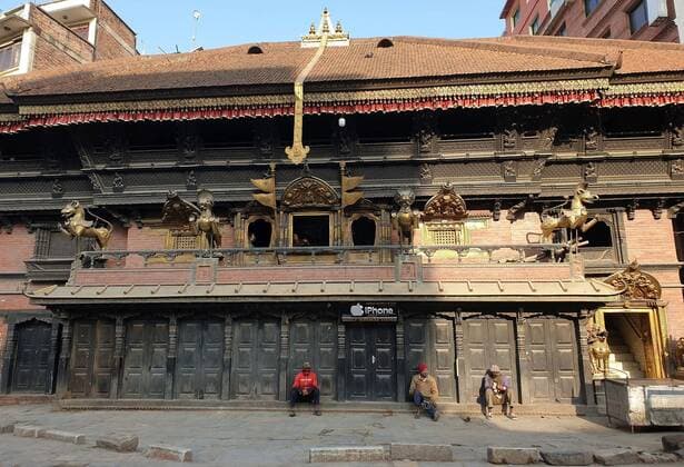 Nepal lockdown to control spreading COVID-19 People rest in front of a temple in Kathmandu during the nationwide lock down in an effort to control of spreading COVID-19 infection.Nepal government announced to enforce a week-long nationwide lock down to prevent and control the spread of COVID-19 infection from March 24. Kathmandu Nepal Copyright: ArchanaxShrestha