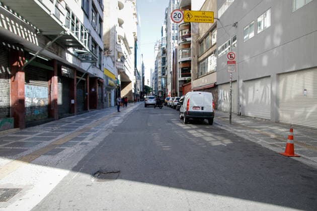 SÃO PAULO, SP - 24.03.2020: QUARENTENA EM SP - This quarantine will be effective this Tuesday (24) in the 645 municipalities of the state of São Paulo. Determined by Governor João Doria (PSDB), the measure requires the closing of trade and maintains essential services, such as the areas of health, food and security. The quarantine runs until April 7, and can be extended. x1897312x  ViniciusxNunes