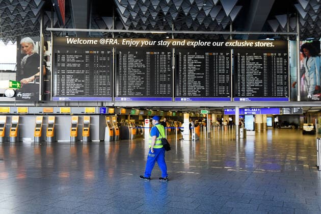 Deutschland, Frankfurt, 24.03.2020 Flughafen-Frankfurt Foto: gaehnende Leere in der Abflughalle Flughafen-Frankfurt