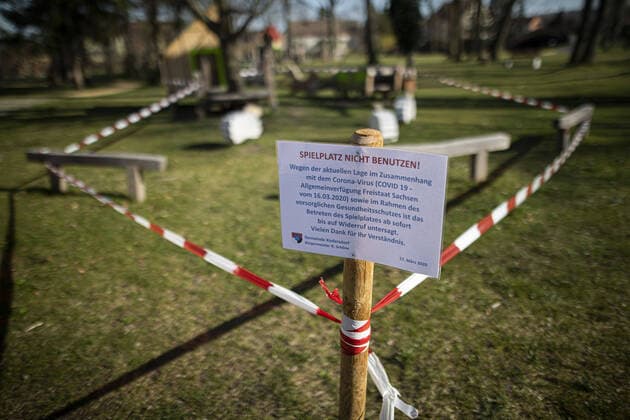 Geschlossener Spielplatz in Kodersdorf, 24.03.2020. Sachsenweit gibt es Ausgangsbeschraenkungen aufgrund der Ausbreitung des Coronaviruses. Kodersdorf Deutschland