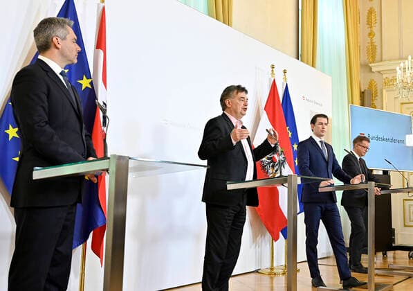 Wien 24.03.2020, Bundeskanzleramt, Wien, AUT, Coronaviruskrise, Oesterreich, Pressekonferenz, Aktuelles zum Coronavirus, im Bild (v.l.), Innenminister Karl Nehammer (OeVP), Vizekanzler Werner Kogler (Gruene), Bundeskanzler Sebastian Kurz (OeVP), Gesundheitsminister Rudolf Anschober (Gruene) during a press conference of Austrian Goverment about the Coronavirus Pandemie at the Bundeskanzleramt in Wien, Austria on 2020 03 24.