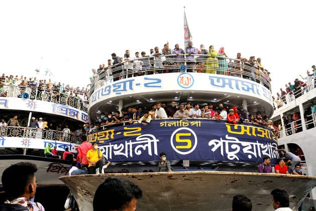 (200324) -- DHAKA, March 24, 2020 (Xinhua) -- A ferry packed with travelers leaves the Sadarghat Launch Terminal in Dhaka, Bangladesh, on March 24, 2020. The Bangladeshi government on Tuesday announced to restrict public transport across the country till April 4 from March 26 amid efforts to contain the COVID-19 outbreak. The Bangladeshi government on Tuesday reported the fourth death in the country in addition to six more confirmed cases, bringing the total to 39. (Str Xinhua) BANGLADESH-DHAKA-COVID-19-PUBLIC TRANSPORTATION-RESTRICTION 
