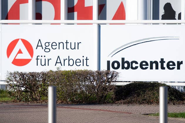 Herford, Deutschland 24.03.2020: Feature Recht und Ordnung Agentur für Arbeit, Jobcenter, Arbeitsamt , Herford Deutschland