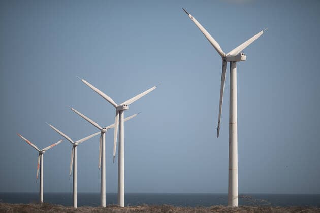 Windraeder in der Wueste La Guajira im Norden von Kolumbien bei Cabo de la Vela, 02.03.2020. Cabo de la Vela Colombia *** Wind turbines in the La Guajira desert in the north of Colombia near Cabo de la Vela, 02 03 2020 Cabo de la Vela Colombia Copyright: xFlorianxGaertner photothek.netx