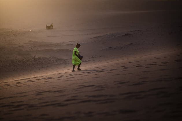 Eine Frau des indigenen Volkes der Wayuu, aufgenommen in der Wueste La Guajira in Kolumbien, aufgenommen in Faro Punta Gallinas, 02.03.2020. Faro Punta Gallinas Colombia *** A woman of the Wayuu indigenous people, taken in the La Guajira desert in Colombia, photographed in Faro Punta Gallinas, 02 03 2020 Faro Punta Gallinas Colombia Copyright: xFlorianxGaertner photothek.netx