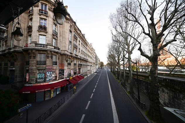 Ambiance de Paris desert - Avenue de New York NEWS : COVID 19 a Paris - 24 03 2020 JBAutissier Panoramic 