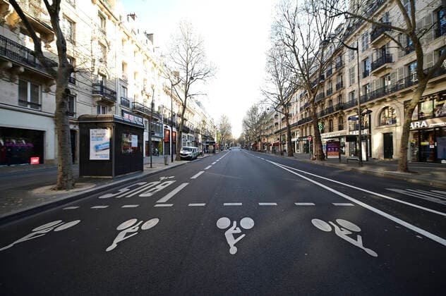 Boulevard St Michel desert NEWS : COVID 19 a Paris - 24 03 2020 JBAutissier Panoramic 