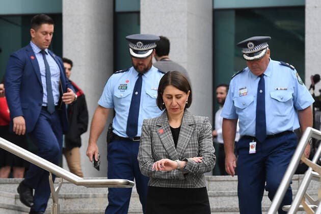GLADYS BEREJIKLIAN PRESSER, NSW Premier Gladys Berejiklian (centre) after delivering a health update on COVID-19 in Sydney, Wednesday, March 25, 2020. Australia will be placed into an even tighter lockdown from midnight on Wednesday night as governments desperately try to slow the spread of the coronavirus. ( NO ARCHIVING, EDITORIAL USE ONLY, NO USE IN BOOKS WITHOUT CONSENT SYDNEY NSW AUSTRALIA  Copyright: xDEANxLEWINSx 20200325001459224162