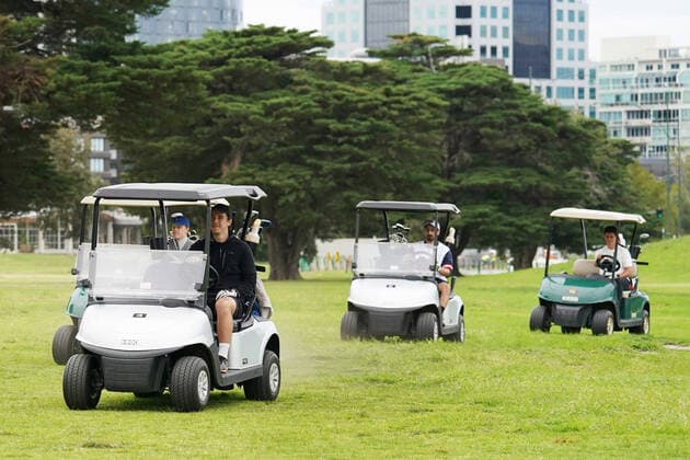 GOLF CORONAVIRUS MELBOURNE, Recreational golfers drive one cart each as they play on a bayside golf course in Melbourne, Wednesday, March 25, 2020. Australia will be placed into an even tighter lockdown from midnight on Wednesday night as governments desperately try to slow the spread of the coronavirus. ( NO ARCHIVING, EDITORIAL USE ONLY, NO USE IN BOOKS WITHOUT CONSENT MELBOURNE VIC AUSTRALIA  Copyright: xMICHAELxDODGEx 20200325001459364690