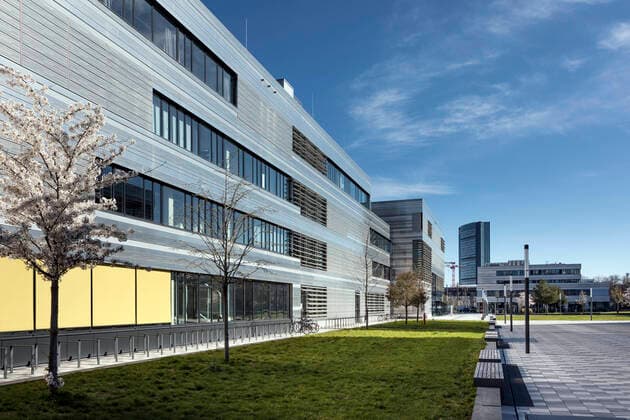 Allgemeine Schutzmaßnahmen zur Bekämpfung der Coronavirus Pandemie, die Hochschule Düsseldorf ÐÊHSD ÐÊhat deswegen geschlossen, der Campus leer und verlassen