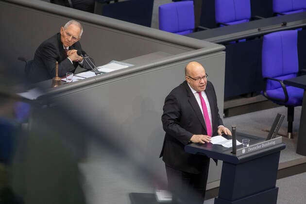 Deutschland, Berlin, Bundestag, 154. Sitzung zur Corona-Krise, Bundestagspräsident Wolfgang Schäuble CDU, Rede von Wirtschaftsminister Peter Altmaier CDU, 25.03.2020 *** Germany, Berlin, Bundestag, 154 Session on the Corona Crisis, President of the Bundestag Wolfgang Schäuble CDU, Speech by Economics Minister Peter Altmaier CDU, 25 03 2020
