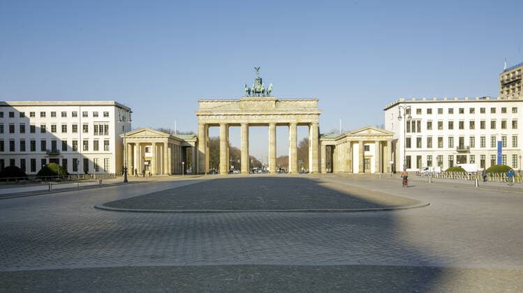 News Bilder des Tages Der leere Pariser Platz vor dem Brandenburger Tor. Berlin, 25.03.2020 Berlin Deutschland