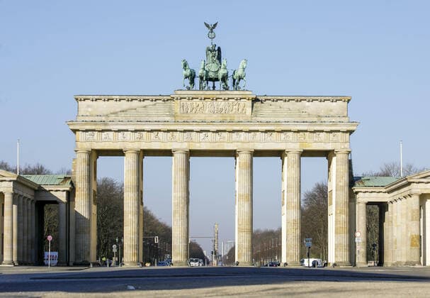 Der leere Pariser Platz vor dem Brandenburger Tor. Berlin, 25.03.2020 Berlin Deutschland