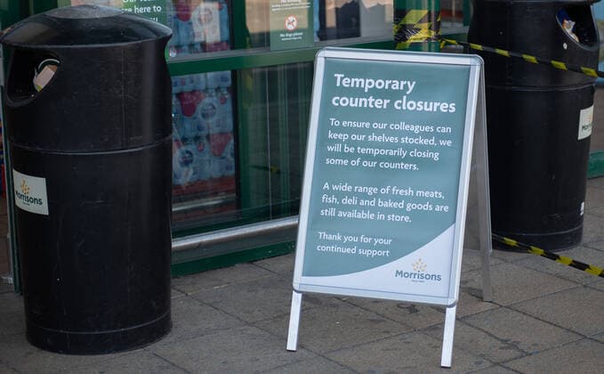 Notices outside Morrisons in Sidcup, Kent during the Coronavirus (COVID-19) outbreak where travel has been restricted across the country at Sidcup, England on 25 March 2020. Copyright: xAlanxStanfordx PMI-3450-0004