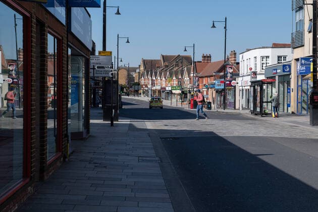Police drive through the High Street in Sidcup, Kent during the Coronavirus (COVID-19) outbreak where travel has been restricted across the country at Sidcup, England on 25 March 2020. Copyright: xAlanxStanfordx PMI-3450-0032
