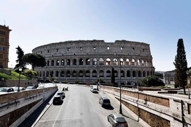 March 25, 2020, Roma, Roma, Italy: Coran Virus, COD-19, emergency in the streets of Roma..The Italian Government has adopted the measure of a national lockout by closing all activities, except for essential services in an attempt to fight Coronavirus (COVID-19) .All the city, as all the whole country, is under quarantine and the movement are restricted to the necessary. .The streets of the city are empty and controled by the amry. Roma Italy - ZUMAt147 20200325_zip_t147_006 Copyright: xMatteoxTrevisanx