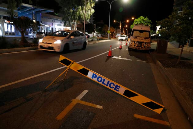 QLD BORDER CLOSURE, Vehicles pass through Griffith Street near the Queensland-NSW border on the Gold Coast Highway in Coolangatta, Thursday, March 26, 2020. The Queensland border closure has come into effect form midnight on Wednesday as authorities try to stop the spread of COVID-19. ( NO ARCHIVING, EDITORIAL USE ONLY, NO USE IN BOOKS WITHOUT CONSENT BRISBANE QLD AUSTRALIA  Copyright: xREGIxVARGHESEx 20200326001459780822