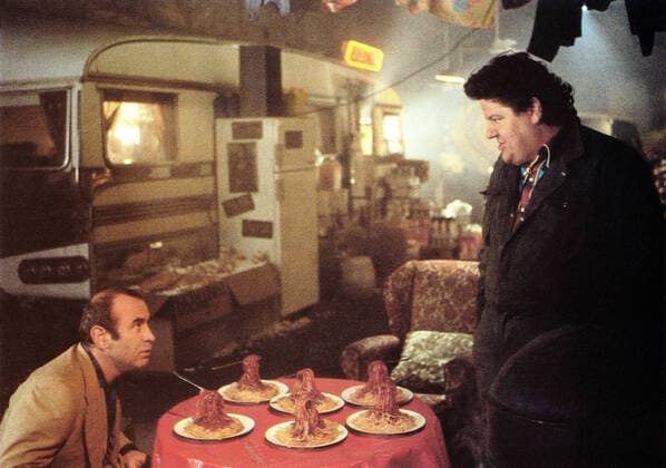 MONA LISA, from left: Bob Hoskins, Robbie Coltrane, 1986, Island Pictures courtesy Everett Collection Island Pictures Courtesy Everett Collection !ACHTUNG AUFNAHMEDATUM GESCHÃ„TZT! PUBLICATIONXNOTxINxCANxCHNxFRAxITAxJPNxNORxPOLxRUSxESPxUKxUSA Copyright: xIslandxPictures CourtesyxEverettxCollectionx M8DMOLI EC009