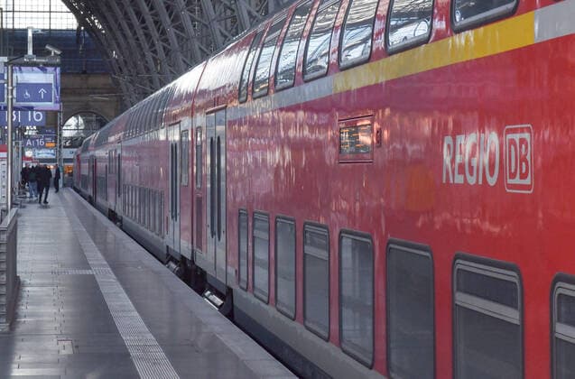 25.03.2020, xblx, Regionalbahn der Deutschen Bahn im Hauptbahnhof Frankfurt in Zeiten von Corona, Frankfurt am Main