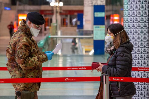 Milan, Coronavirus Covid 19 emergency, checks and detection of temperatures in Central station (Massimo Alberico Fotogramma, Milan - 2020-03-25) p.s. la foto e utilizzabile nel rispetto del contesto in cui e stata scattata, e senza intento diffamatorio del decoro delle persone rappresentate  Copyright: xMassimoxAlbericox xFOTOGRAMMAx
