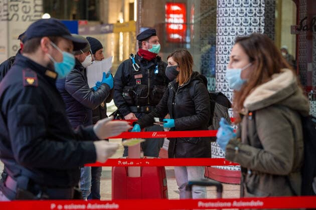 Milan, Coronavirus Covid 19 emergency, checks and detection of temperatures in Central station (Massimo Alberico Fotogramma, Milan - 2020-03-25) p.s. la foto e utilizzabile nel rispetto del contesto in cui e stata scattata, e senza intento diffamatorio del decoro delle persone rappresentate  Copyright: xMassimoxAlbericox xFOTOGRAMMAx