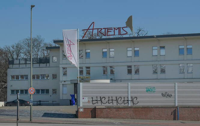Berlin in Zeiten der Corona-Krise, 25.03.2020. Hier: Bordell Artemis hat geschlossen, Westend, Charlottenburg, Berlin, Deutschland *** Berlin in times of Corona crisis, 25 03 2020 Here brothel Artemis has closed, Westend, Charlottenburg, Berlin, Germany