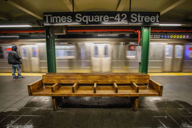 News Bilder des Tages March 25, 2020, New York, NEW YORK, EUA: Times Square subway in Manhattan are seen empty during the Coronavirus COVID19 pandemic in New York in the United States. New York EUA - ZUMAc233 47096334st Copyright: xVanessaxCarvalhox