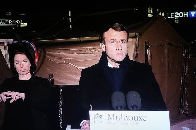 NEWS : allocution de Emmanuel Macron devant l hopital militaire de Mulhouse- Mulhouse -25 03 2020 NEWS : Conference de presse Emmanuel Macron - Mulhouse - 25 03 2020 JonathanRebboah Panoramic  PESRK24022012